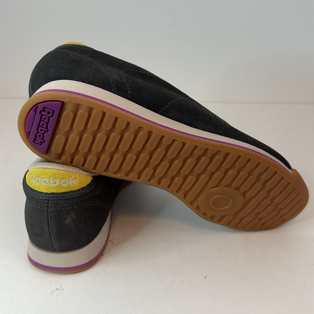 Woman’s Reebok - Picture 4 of 5